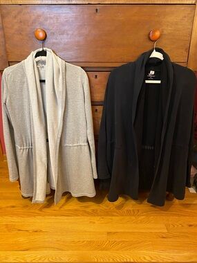 Manduka Yoga Cardigans/Cover-Up- Set of 2- Size Small- Gray/Black